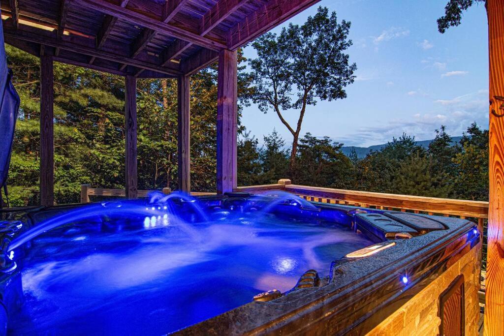 Cherry Log Summit Cabin By Bk Stays - Family Friendly - Playground - Game Room - Jacuzzi - Amazing Mountain Views Eksteriør billede