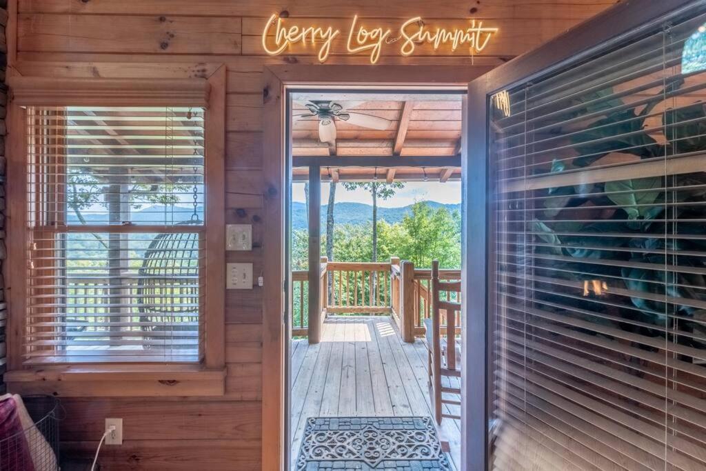 Cherry Log Summit Cabin By Bk Stays - Family Friendly - Playground - Game Room - Jacuzzi - Amazing Mountain Views Eksteriør billede