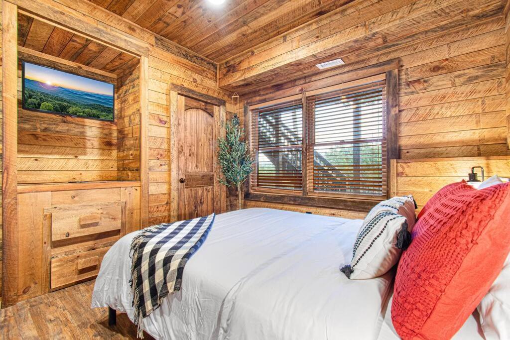 Cherry Log Summit Cabin By Bk Stays - Family Friendly - Playground - Game Room - Jacuzzi - Amazing Mountain Views Eksteriør billede