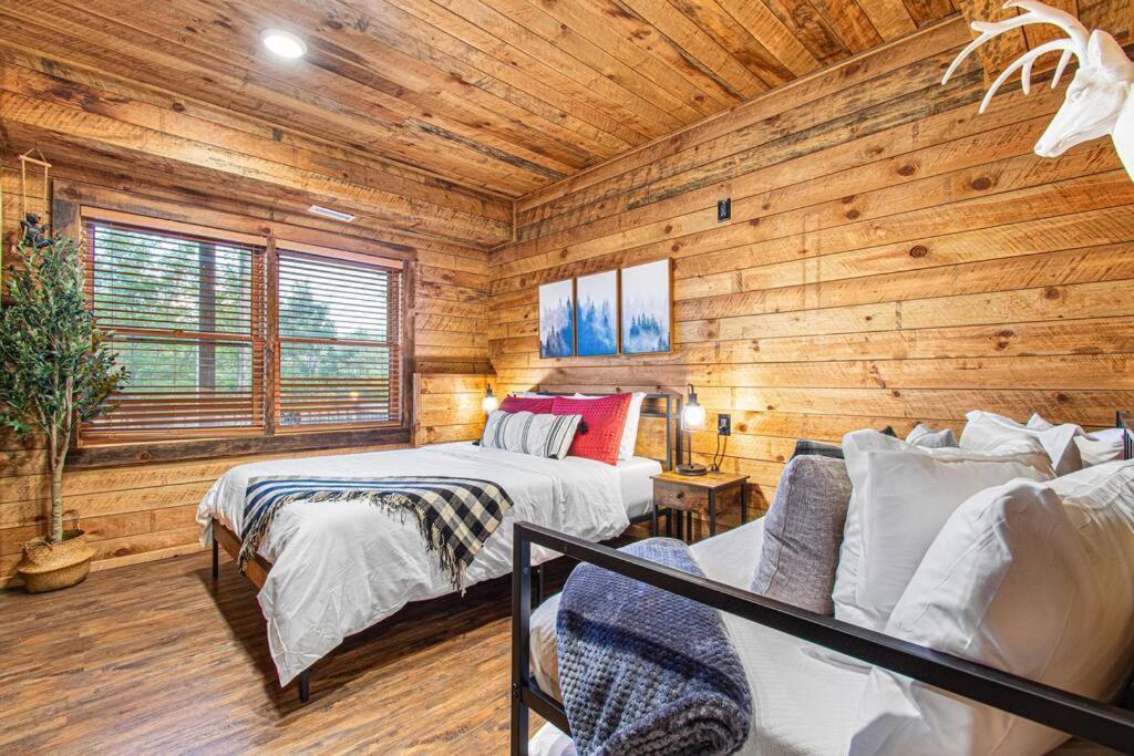 Cherry Log Summit Cabin By Bk Stays - Family Friendly - Playground - Game Room - Jacuzzi - Amazing Mountain Views Eksteriør billede