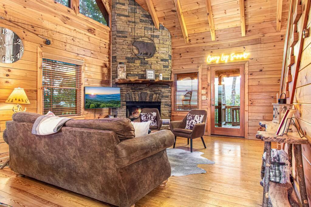 Cherry Log Summit Cabin By Bk Stays - Family Friendly - Playground - Game Room - Jacuzzi - Amazing Mountain Views Eksteriør billede