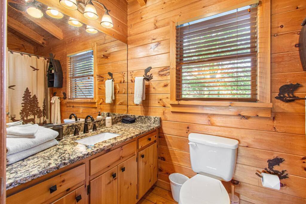 Cherry Log Summit Cabin By Bk Stays - Family Friendly - Playground - Game Room - Jacuzzi - Amazing Mountain Views Eksteriør billede
