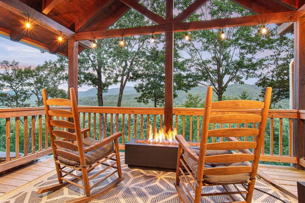 Cherry Log Summit Cabin By Bk Stays - Family Friendly - Playground - Game Room - Jacuzzi - Amazing Mountain Views Eksteriør billede
