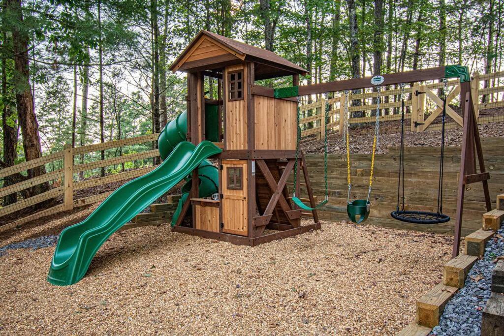 Cherry Log Summit Cabin By Bk Stays - Family Friendly - Playground - Game Room - Jacuzzi - Amazing Mountain Views Eksteriør billede