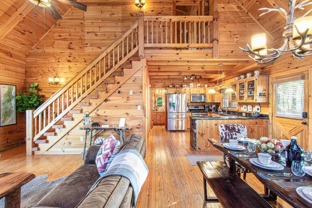 Cherry Log Summit Cabin By Bk Stays - Family Friendly - Playground - Game Room - Jacuzzi - Amazing Mountain Views Eksteriør billede
